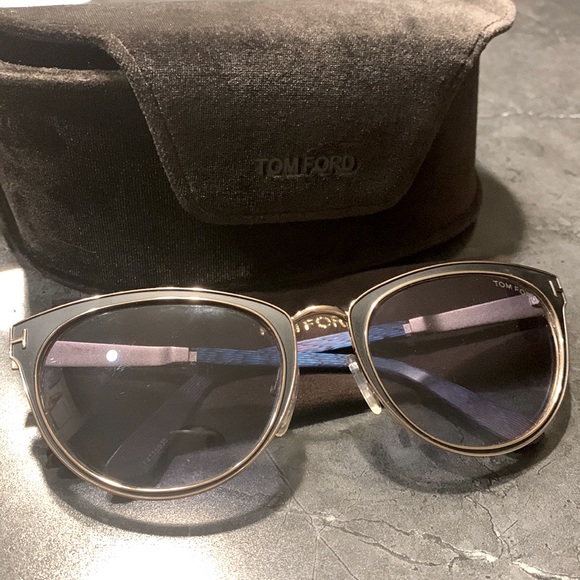 🛑SOLD🛑Tom Ford Sunnies - Picture 8 of 10